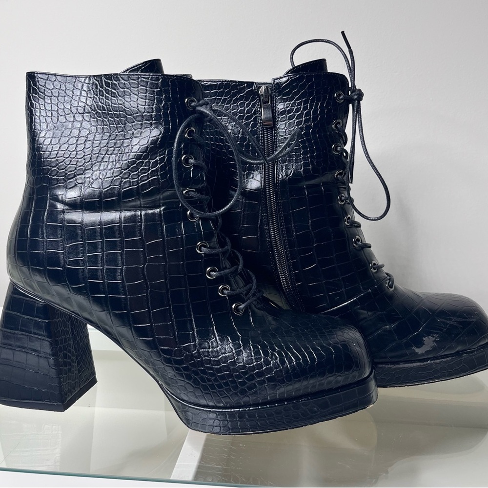 Black Fauz Leather Heeled Croc Platform Boots / Size 43